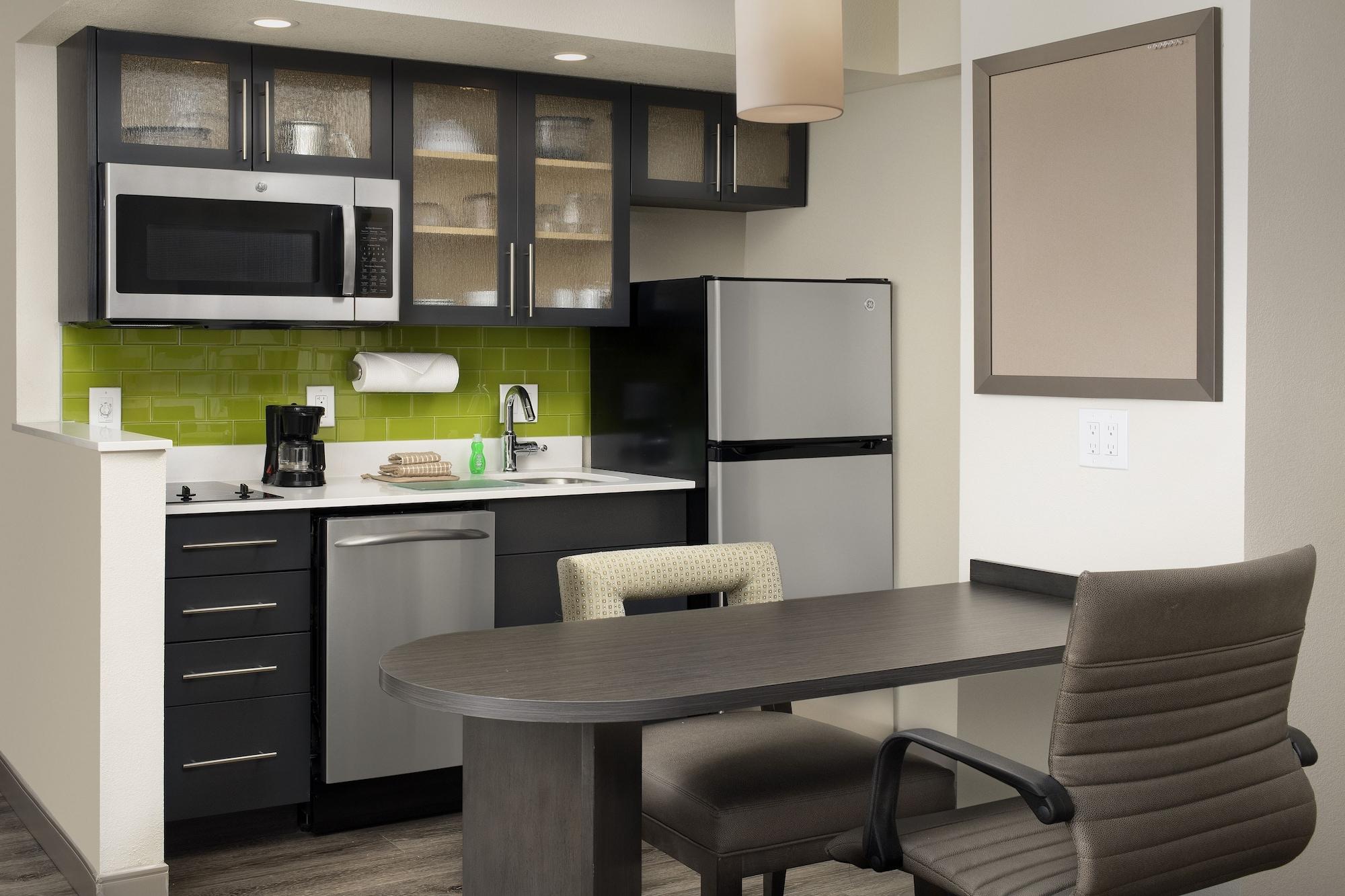 Candlewood Suites Alexandria West By Ihg Екстериор снимка