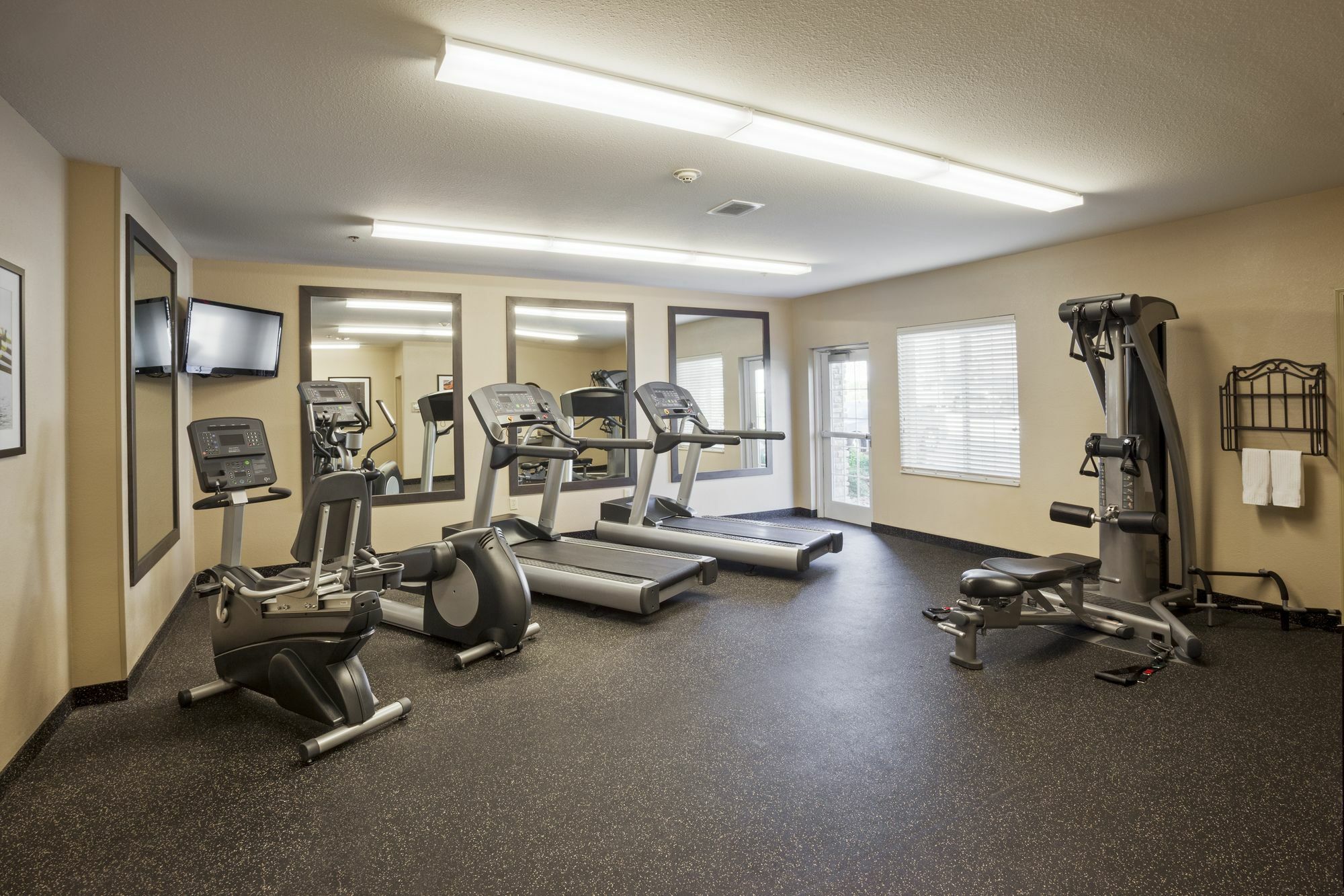 Candlewood Suites Alexandria West By Ihg Екстериор снимка